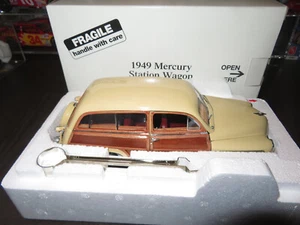 Danbury Mint 1949 Mercury Woody Station Wagon 1/24 - Picture 1 of 4