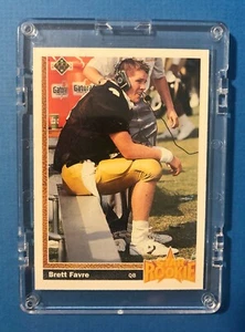 1991 Upper Deck BRETT FAVRE ROOKIE card in SNAPIT Case - Picture 1 of 2
