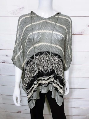 Poncho suéter tejido con capucha talla S gris blanco y negro One World para mujer Foto 1 de 4
