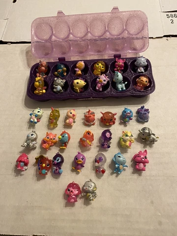 Hatchimals  Colleggtibles  lot (35) With Purple Egg Carton Cover