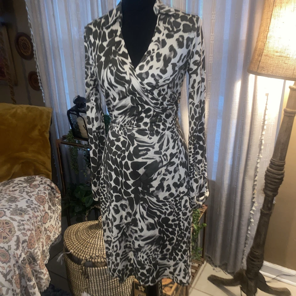 Diane Von Furstenberg Cheetah  Leopard Print Silk Wrap Midi  Dress Women’s  4  - Image 1 of 4