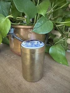 Barattolo contenitore ottone tabacco tè asiatico vintage con coperchio ceramica gambero animale natura - Foto 1 di 11