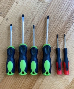 6 PIECE SOFT GRIP SCREWDRIVER SET with BONUS 2PCS 9MM SNAP-ON PLASTIC CUTTER - Picture 1 of 5