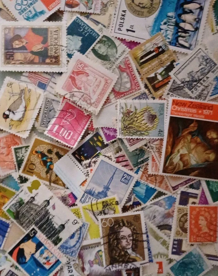 250+ stamps, many countries early & modern,all off paper. Good collectible mix - Image 1 of 1