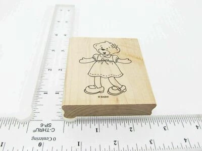Oso de peluche de niña en su vestido de domingo sello de goma - Juego de estampillas E29 Foto 1 de 4