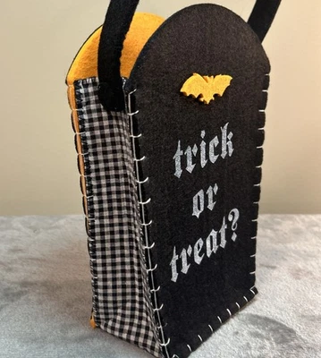 Bolsa de regalo de Halloween fieltro búho naranja y negro Harry y David Foto 1 de 4