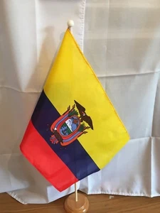 BANDERA DE PIE Y BASE DE MADERA EQUADOR - Imagen 1 de 1