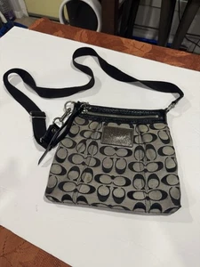 Coach Signature Poppy Crossbody Shoulder Handbag Purse - Picture 1 of 19
