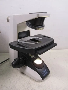Cuerpo de unidad base de microscopio Nikon Eclipse E200 sin oculares ni lente objetivo - Imagen 1 de 15