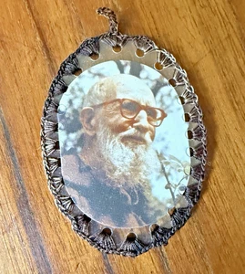 Father Solanus Casey Relic Badge with Cloth Touched to Tomb Last Words - Picture 1 of 4