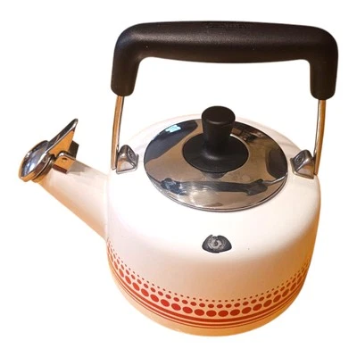 Tetera Chantal The Frieda Collection 1,4 cuartos blanca con puntos rojos astillados Foto 1 de 4