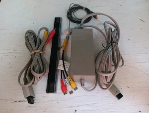 Offizielles Original Zubehör Hersteller Nintendo Wii Netzteil AC Adapter + kabelgebundene Sensorleiste + AV-Kabel - Bild 1 von 10