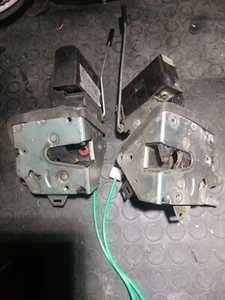 Serratura Portiera Anteriore È Posteriore BMW Serie 5E39 Touring L. Descrizione - Foto 1 di 4