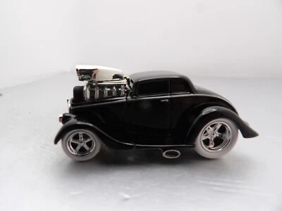 1933 WILLYS COUPE          2003 FUNLINE MERCHANDISE INC.  MUSCLE MACHINES   1:64 - Image 1 of 4