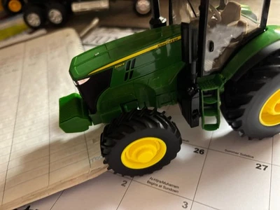 6"LONG  JOHN DEERE 7290R TRACTOR   NO PACKAGING # B 425 - Image 1 of 4