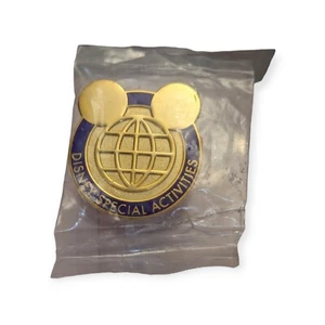 VIP OLD DISNEY PIN CAST MEMBER AWARD MICKEY MOUSE EAR GLOBE SPECIAL ACTIVITIES - Picture 1 of 3