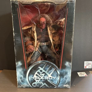 MEZCO-HELLBOY 18" MOVIE VERSION FIGuRE-Dark Horse Comics - 2004 - Picture 1 of 8