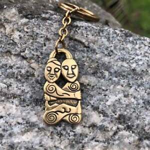 Couple In Love Keychain Magic Talisman Love Attraction Amulet Lovers Embrace