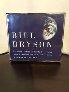 A Short History of Nearly Everything by Bill Bryson: AUDIO BOOK - 5 DISCS - Foto 1 di 2