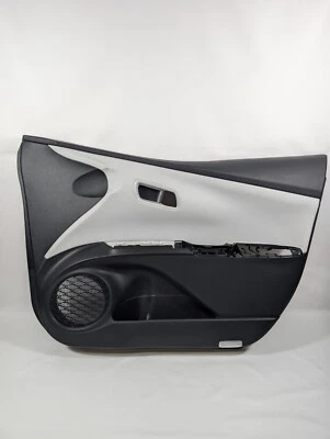 Cubierta del panel de moldura de la puerta delantera derecha del pasajero Toyota Prius Prime 2017-2022 OEM Foto 1 de 4
