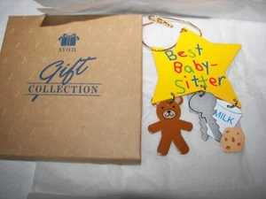 Nuevo de Lote Antiguo Avon "You're Special Ornament" - "Baby Sitter" - Imagen 1 de 3