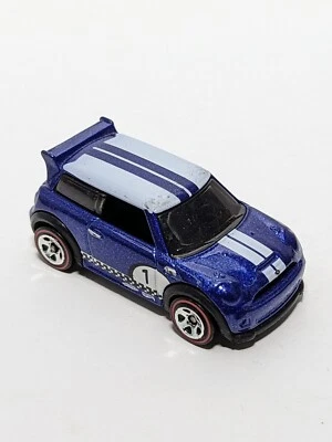 Hot Wheels 2011 Mini Cooper Challenge blue 1:64 - Image 1 of 4