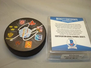 Disco de hockey automático Shayne Gostisbehere de la Copa Mundial 2016 firmado. Beckett Bas Certificado de Autenticidad 1A - Imagen 1 de 3