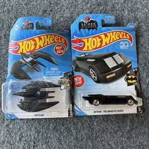 Hot Wheels Batman La Serie Animata Batmobile Nera Batplane Jet Set - Foto 1 di 2