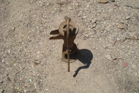 Antique Pitcher Water Pump Cast Iron Deming Pump Salem Ohio vintage Cover