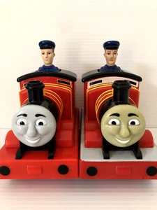 Vintage Thomas Tank James 2009 Push N Go Along Red Trains Mattel Gullane x 2 - Foto 1 di 14