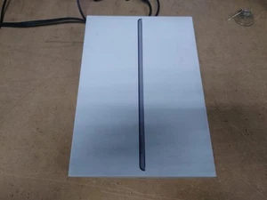 Apple iPad 8th Gen A2270 32 GB, Wi-Fi 10.2 In - Picture 1 of 4