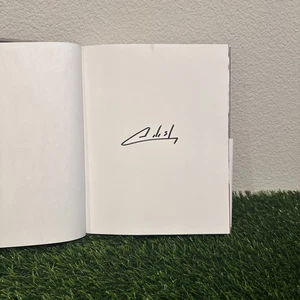 Billie Eilish Signed Autographed Book Billie Eilish By Billie Eilish - Picture 1 of 3
