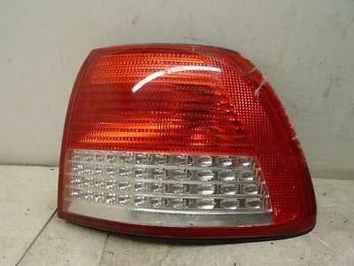 00 01 Cadillac Catera Luz Trasera Exterior Derecha Lámpara Cuarto Panel Montado OEM Foto 1 de 4