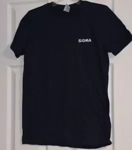 Camiseta promocional Gildan Sigma Art 85MM f1.4 - grande - Imagen 1 de 6
