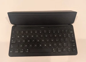Apple iPad Smart Keyboard 7th/8th/9th Gen 10.2"/Pro 10.5"/Air 3rd Gen US English - Picture 1 of 5