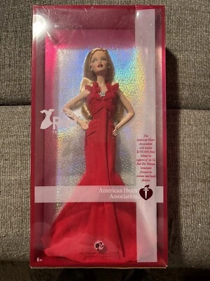 Barbie - Go Red for Women - American Heart Association 2007 NRFB etiqueta rosa Foto 1 de 2