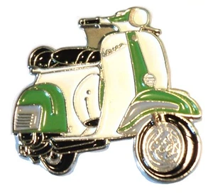 Green & White Scooter MOD Metal Scooterist Enamel Badge MODS Scooterist NEW - Picture 1 of 2
