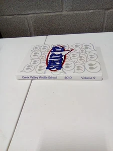 2010 Yearbook: Creek Valley M.S., Carrollton, Tx - Picture 1 of 20