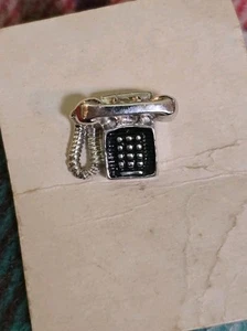 Vintage Silver Tone Tie Tac featuring retro push button corded telephone - Picture 1 of 3