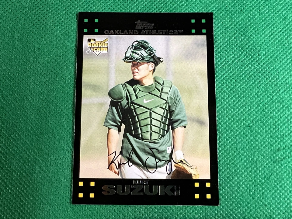 Actualización Topps 2007 #176 Kurt Suzuki radiocontrol novato Oakland Athletics Foto 1 de 1