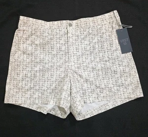VRST Resort Herrenshorts Large weiß & silber gestempelt Geo-Druck 5" Schrittlänge - neu mit Etikett - Bild 1 von 6