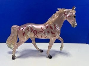 Breyer Bluegrass Bandit #1447 Pink Ribbon Horse 2012 Breast Cancer Awareness - Bild 1 von 8