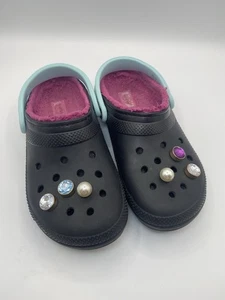 Crocs Schuhe Damengröße: 10 schwarz gefütterte Clogs Slipper bequem mit Schmucksteinen - Bild 1 von 13