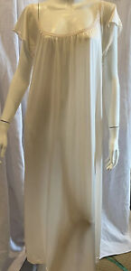 Miss Elaine Extra long nightgown polyester 53” Long Size R