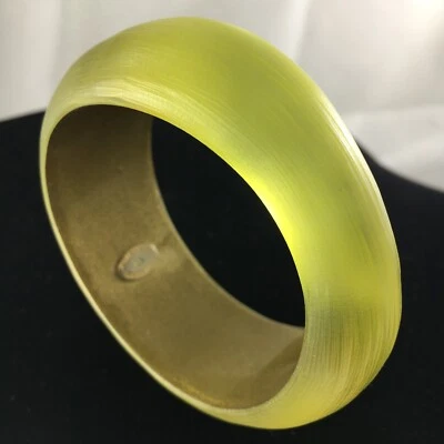 Brazalete Cónico ALEXIS BITTAR Oro Amarillo Tallado a Mano Ancho Grueso Resina Lucite En Muy buena condición Foto 1 de 4