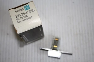 GM 12507456 GLOVE BOX CYLINDER. 1982 -1985 RIVIERA, TORONADO 1985-1991 BUICK - Picture 1 of 4