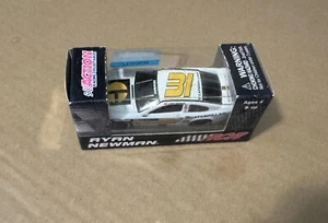 2016 Ryan Newman Caterpillar Darlington Throwback Retro 1:64 car - Picture 1 of 3
