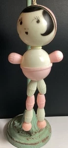 VINTAGE 1950’s ERA PLASTIC BEADED GIRL FIGURE BABY/CRIB TOY RATTLE ADORABLE - Picture 1 of 9