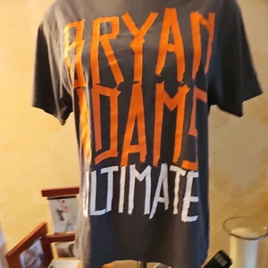 ●BRYAN ADAMS●ULTIMATE TOUR 2018~CAMISETA~FECHAS DE CONCIERTOS EUROPEOS~TALLA UK MEDIANA - Imagen 1 de 15
