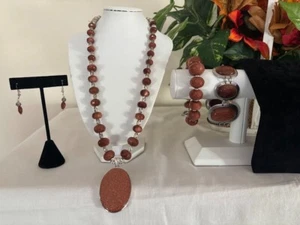 Beautiful Brown Goldstone Necklace (20"), Earrings and 2 Bracelets with pouch - Picture 1 of 15